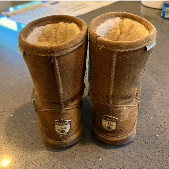 Bearpaw suede boots size 12 kids - Picture 2 of 7